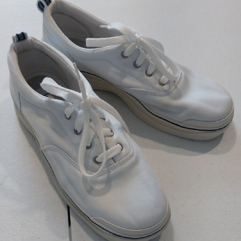 Keds White Canvas Classic Sneakers Sz 8 EUC